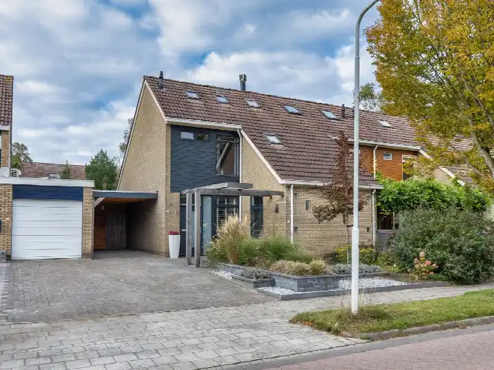 Hoekwoning te koop: De Warren 17, Balk Balk