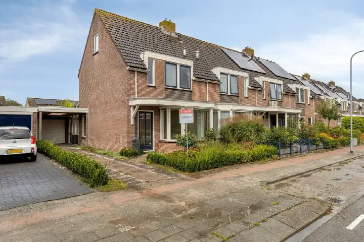 Corner house for sale: De Weed 36, Lutjebroek Lutjebroek