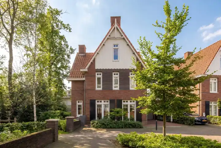 Hoekwoning te koop: De Weefstoel 32, Waalre Waalre