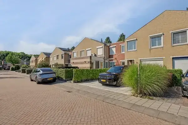 Terraced house for sale: De Wervel 38, Middelland Alblasserdam