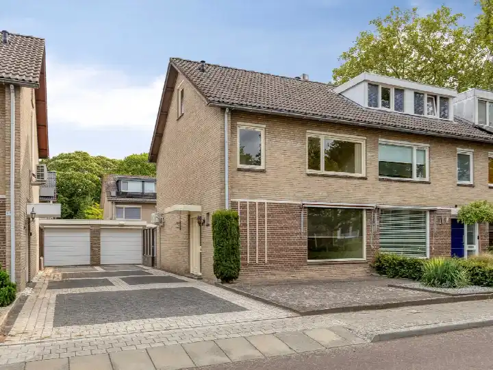 Corner house for sale: De Wever 69, 't Look Veldhoven