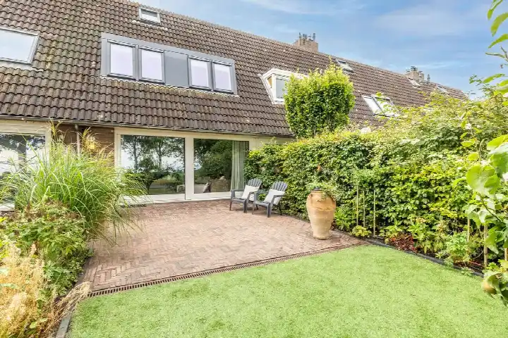 Tussenwoning te koop: De Wijzend 57, De Watering Oosthuizen