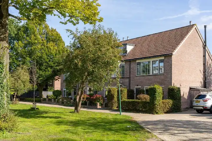 Corner house for sale: de Withlaan 42, Eemdal-Noord Baarn