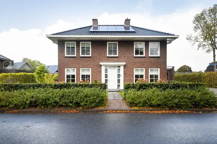 Vrijstaande woning te koop: De Dellen 35, Surhuisterveen Surhuisterveen