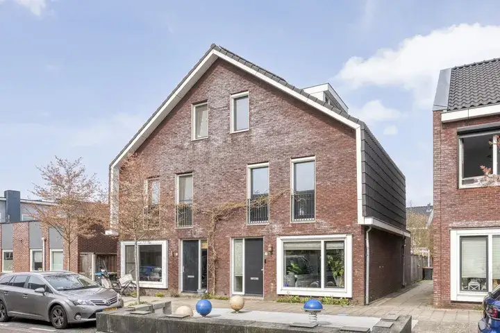Twee-onder-één-kap te koop: De Genestetstraat 17, Lasonder, Zeggelt Enschede