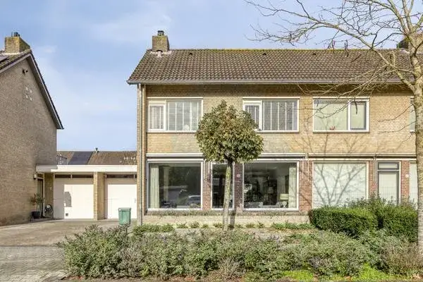 Tussenwoning te koop: De Steenzager 61, 't Look Veldhoven