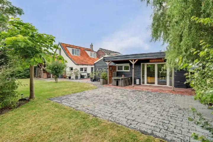 Semi-detached for sale: Deezijstraat 14, Bruinisse Bruinisse