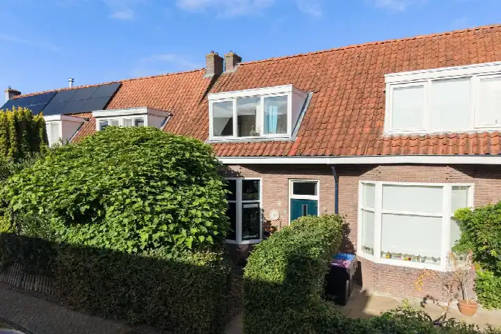 Tussenwoning te koop: Deinumerstraat 6, Vossepark Leeuwarden