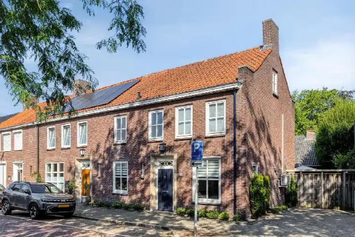 Hoekwoning te koop: Deken Frankenstraat 17, Centrum Valkenswaard