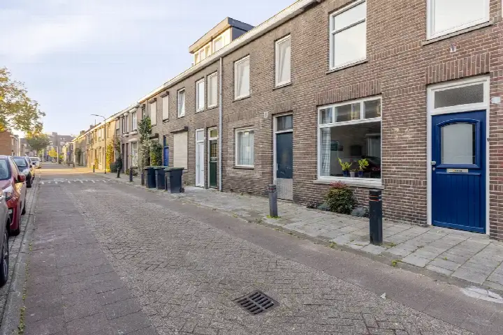 Tussenwoning te koop: Deken Sandersstraat 7, Pastorieklamp West Tilburg
