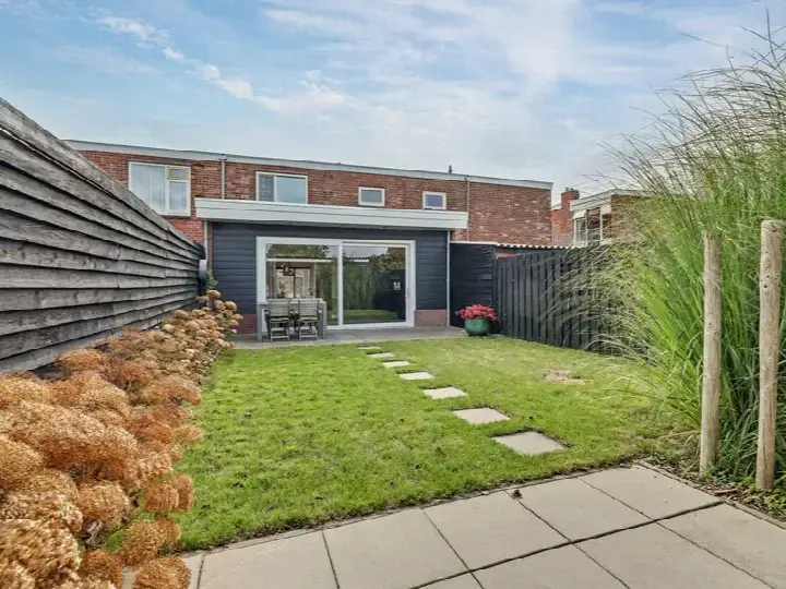 Tussenwoning te koop: Deltastraat 17, Colijnsplaat Colijnsplaat