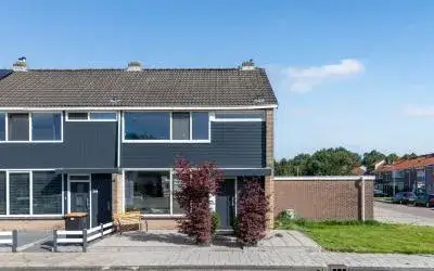 Corner house for sale: Deltastraat 92, Emmeloord-Espelervaart-Rivierenbuurt Emmeloord