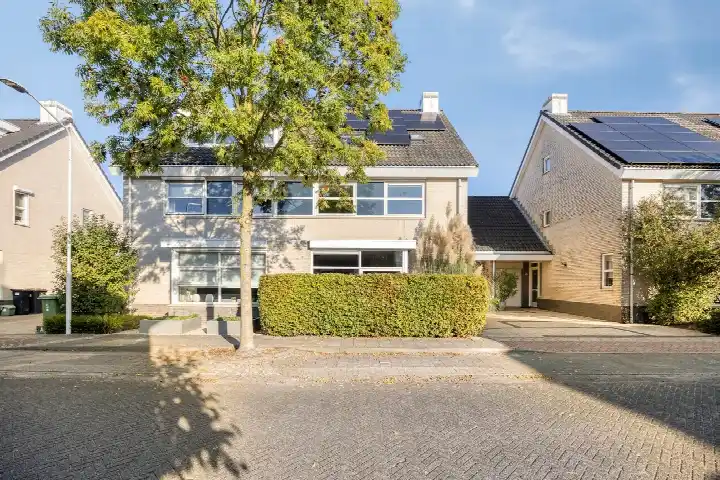 Tussenwoning te koop: Dennenhei 46, Heivelden Best