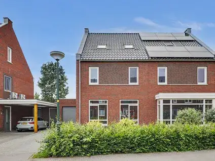 Twee-onder-één-kap te koop: Dennenoord 20, Hapert Oost Hapert