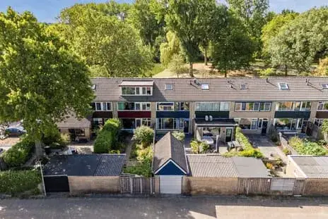 Tussenwoning te koop: Dibbetzplantsoen 24, Marinebuurt Hellevoetsluis