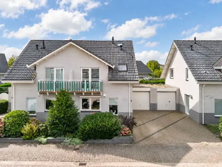 Terraced house for sale: Diepenbrockhof 61, Kersenboogerd-Zuid - Buurt 33 05 Hoorn