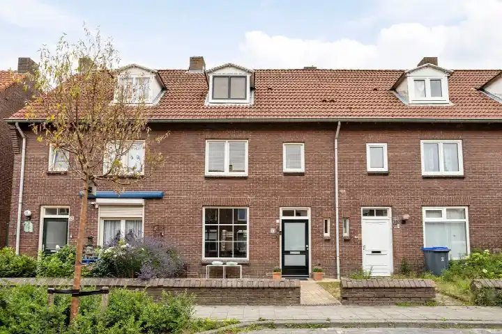Terraced house for sale: Diepenbrockstraat 33, Bennekel-Oost Eindhoven