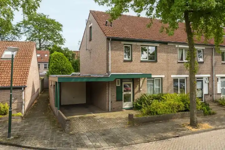 Corner house for sale: Diepenbrockstraat 55, Plein 1 Schijndel