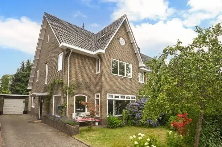 Hoekwoning te koop: Diependaalselaan 277, Zeeheldenkwartier Hilversum