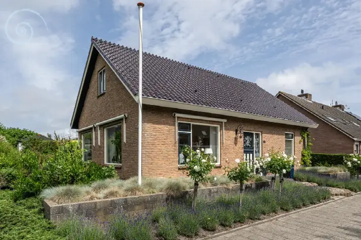 Vrijstaande woning te koop: Diependorst 166, Ouddorp centrum Ouddorp