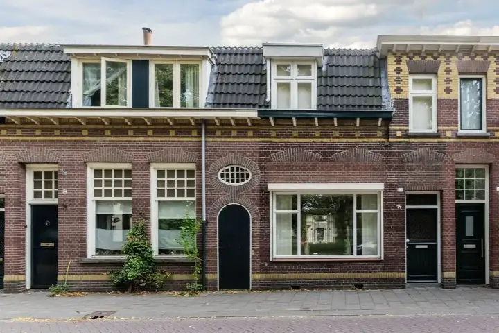 Tussenwoning te koop: Diepenstraat 14, Sint Anna Noord Tilburg