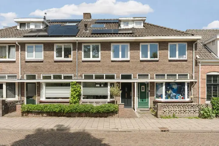 Terraced house for sale: Diepenveenseweg 54, Oosterstraat Deventer
