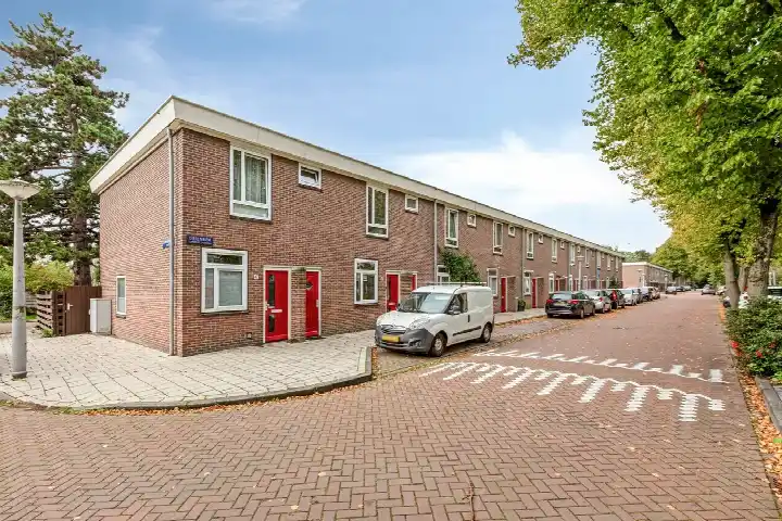 Terraced house for sale: Dierenriem 49, Tuindorp Oostzaan-West Amsterdam