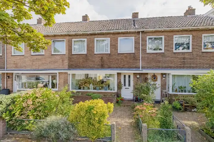 Tussenwoning te koop: Diezestraat 7, Stadhuisbuurt Ijmuiden