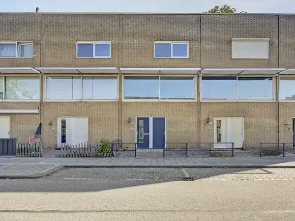 Terraced house for sale: Digna Johannaweg 29, Hoogvliet Noord Hoogvliet Rotterdam