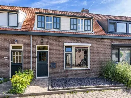Tussenwoning te koop: Dijkhof 18, Stad aan 't Haringvliet woonkern Stad Aan 'T Haringvliet