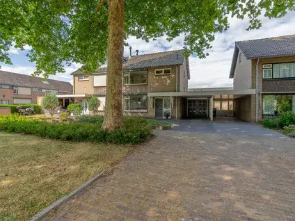 Twee-onder-één-kap te koop: Dijkstraat 31, Klappenburg Bemmel