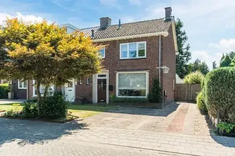 Twee-onder-één-kap te koop: Dijkstraat 55, Centrum Valkenswaard