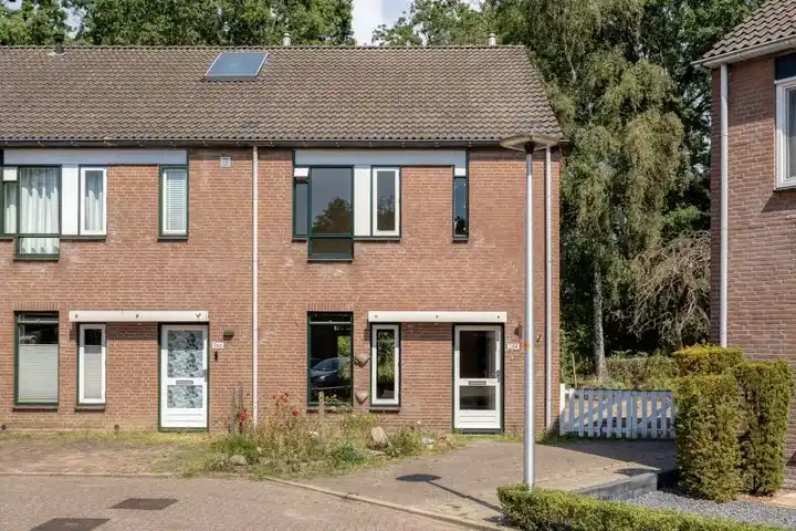 Hoekwoning te koop: Dinant Dijkhuisstraat 264, Bartelinkshoek Hengelo
