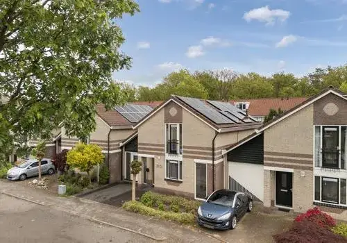 Tussenwoning te koop: Dirkje van Barneveldweg 30, Austerlitz Austerlitz