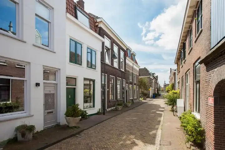 Terraced house for sale: Dirklangenstraat 49, Centrum-West Delft