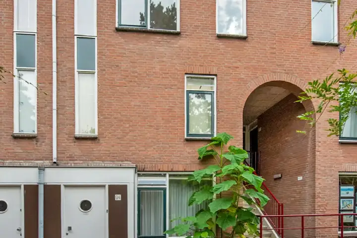 Studio for sale: Dirklangenstraat 98A, Centrum-West Delft