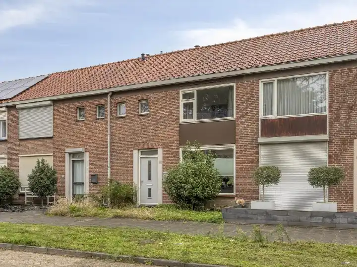 Terraced house for sale: Doctor Hoebenstraat 19, Verzetsheldenbuurt II Oss