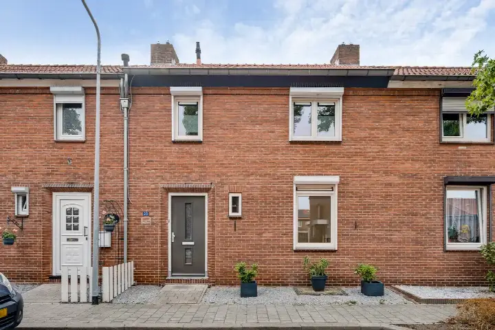 Tussenwoning te koop: Doctor Nolensstraat 20, Keent Weert