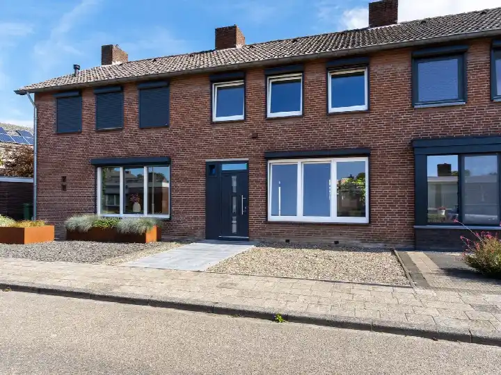 Terraced house for sale: Doctor Schaepmanstraat 35, Stramproy Stramproy