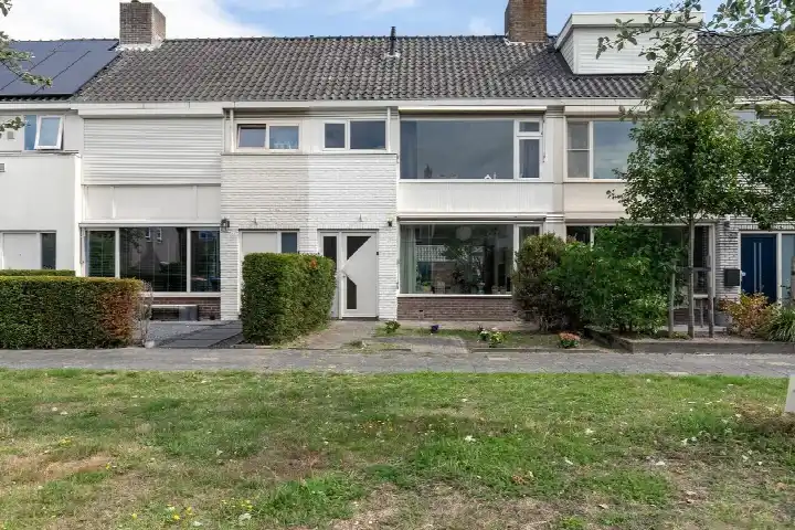 Terraced house for sale: Doenradestraat 35, Ypelaar Breda