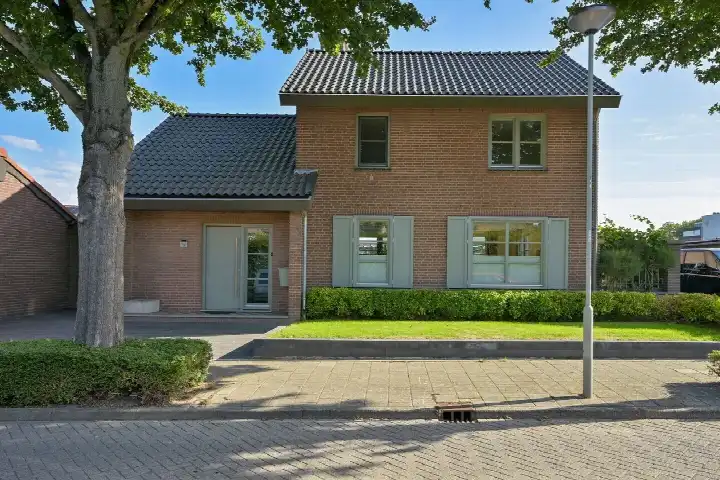 Vrijstaande woning te koop: Dohmenstraat 1A, Oud-Geleen en Haesselderveld Geleen