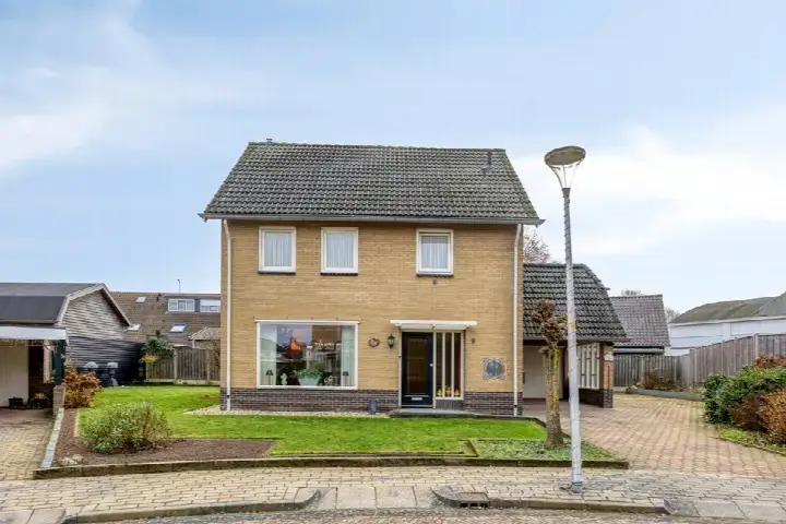 Vrijstaande woning te koop: Dokter J. Veldhuijzen van Zantenstraat 9, Enter-Zuidwest Enter