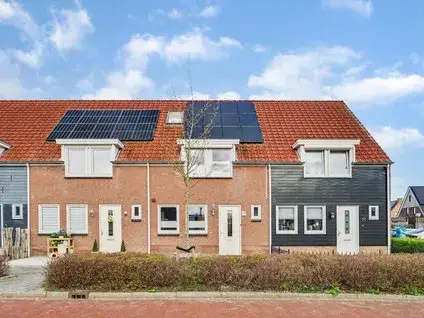 Tussenwoning te koop: Dokter Zoetemanstraat 12, Stavenisse Stavenisse