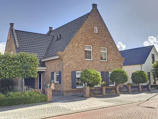 Detached house for sale: Dokter Zoetemanstraat 9, Stavenisse Stavenisse