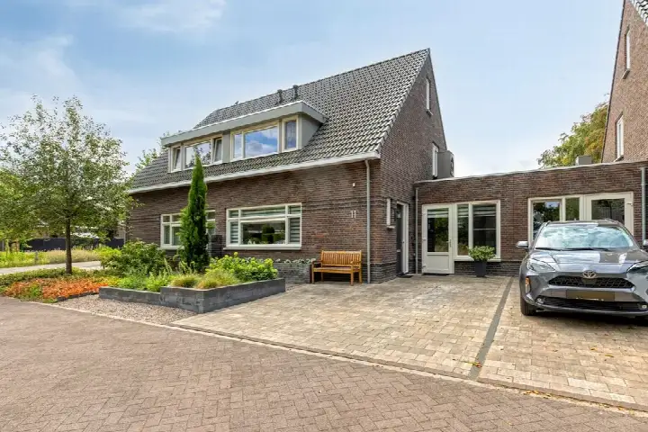 Terraced house for sale: Domein 11, Sterksel Sterksel