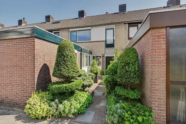 Tussenwoning te koop: Domela Nieuwenhuisstraat 6, Staatsliedenbuurt Papendrecht
