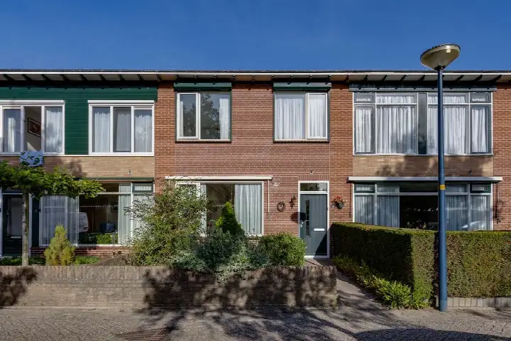 Tussenwoning te koop: Dominee Bulensstraat 12, Varsseveld Varsseveld