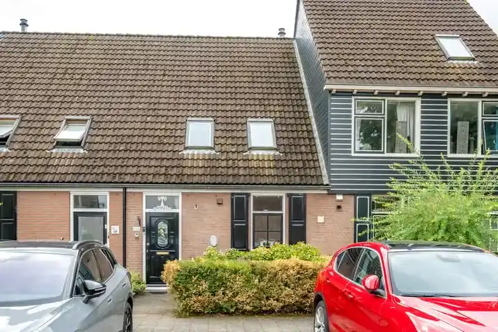 Tussenwoning te koop: Dominicushof 152, Monnikenhof centrum Vianen (Ut)