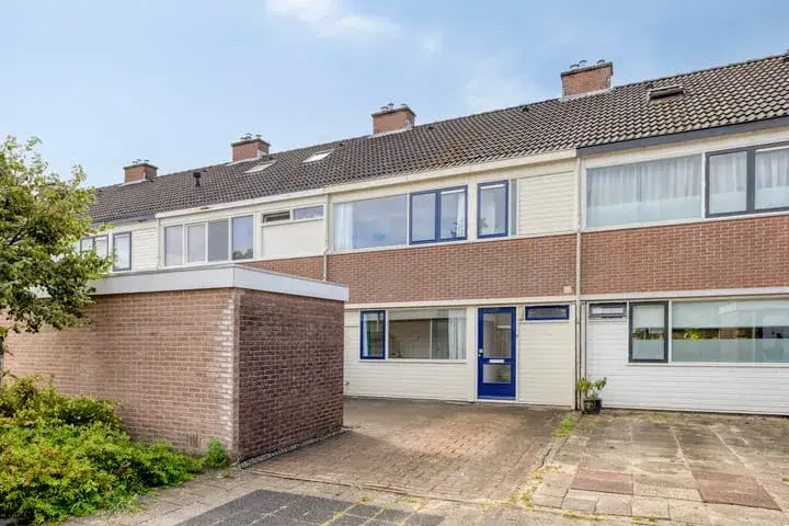Tussenwoning te koop: Dommelstraat 20, Emmeloord-Espelervaart-Espelervaart West Emmeloord