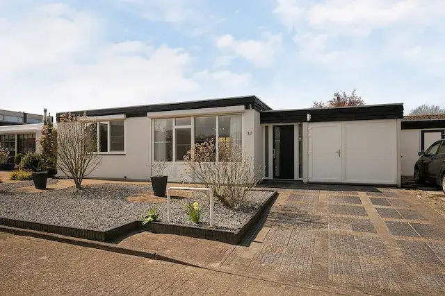 Tussenwoning te koop: Dongestraat 37, Schoonenburg Oost-Souburg